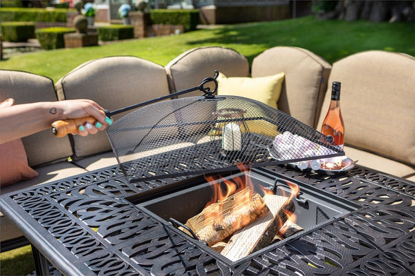 outdoor dining fire pit